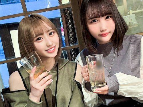 【女子大生】誕生日だから特別♥清楚系ぽっちゃりビッチ＆ギャルJDとパーティ!乳首責め＆生クリームを付けて乳首舐め
