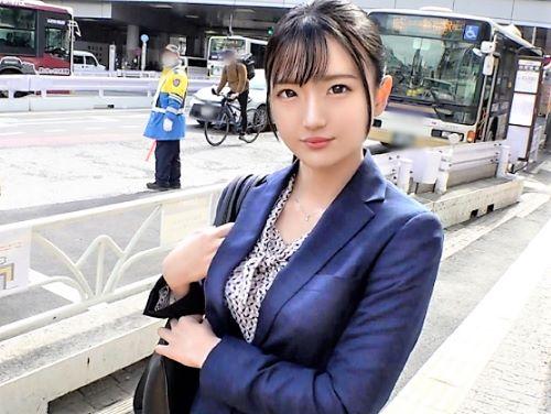 【素人ナンパ】渋谷の街で超スレンダー美脚お姉さんを見つけ声かけてみた…敏感乳首の真面目系美人が乳首責めクンニで理性飛び…