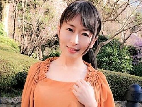 【熟女ナンパ】浮気経験がある清楚系人妻ママが着替えを隠し撮りされた…優しい巨乳おっぱい巨尻おばさんに童貞が中出し射精