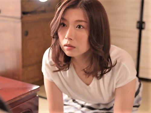 【近親相姦】お義父さん…今じゃなくて何時するんですか…美熟女おばさんが子供欲しさに義父の精子欲しがる…最初は義務的だった