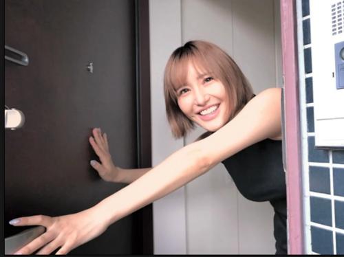 【素人ナンパ】最近彼氏と別れたというミニスカワンピからパンチラしてる美人ナースの家で撮影…床に精子ぶちまけた童貞オトコ