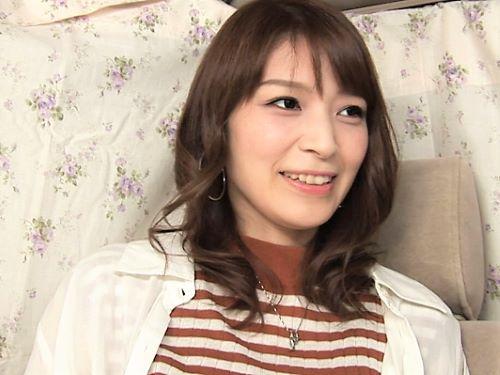 【人妻ナンパ】巨乳おっぱい見せてくれた美脚なセレブ美人ママが紐パンティ披露!乳首責め＆舐めに吐息漏らす清楚系美女が不倫