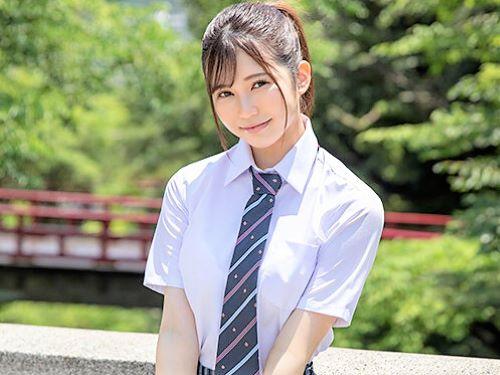 【AVデビュー】フェラ大好き制服ミニスカJKが体育館や教室でベロチュー…クンニ手マンW責めで潮吹きお漏らししちゃう美少女