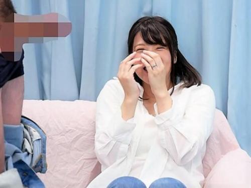 【人妻ナンパ】ワタシのも触って//産後の美人ママが他人棒にMM号で中出しされる!巨根に戸惑いつつもフェラ手コキする奥さん