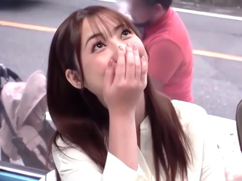 【人妻ナンパ】子育て中の巨乳スレンダーお母さんがマジックミラー号で見たデカチンに秘めていた欲望発散し着衣で寝取られ興奮