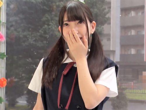 【素人ナンパ】優等生タイプの貧乳スレンダー制服JKがMM号に乗ってしまった‥八重歯の口にデカラマ突っ込まれイラマチオ