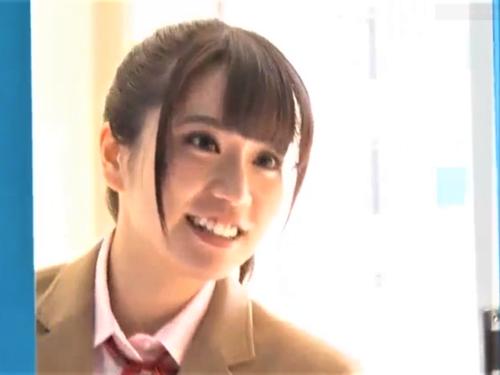 【MM号】制服が似合う童顔ロリな清楚JK「恥ずかしい//」発育が良い美乳おっぱい娘にマッサージする企画【素人ナンパ】
