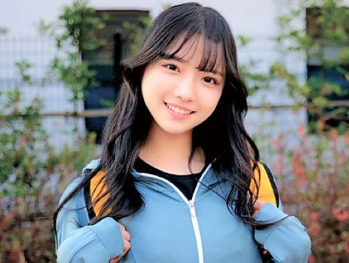【素人ナンパ】カメラの前で着替えミニスカ履いた美人お姉さんはワキ綺麗ww足上げてパンチラ見えた現役アスリートの美尻を撮影