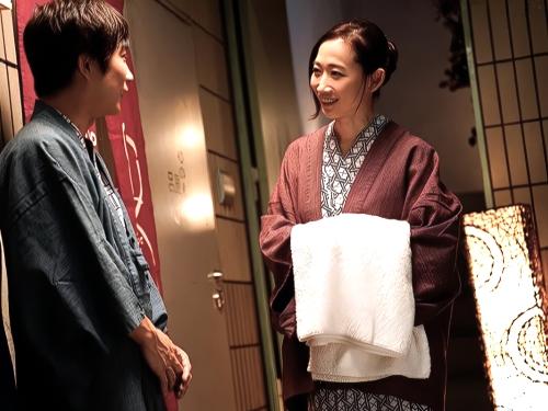 【嫁の母】お義父さんが禁欲しろって言うから…!!理性を抑える事が出来ず美熟女な義母に凸してしまった娘婿が湯船の中で種付け