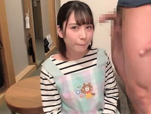 【素人ナンパ】母性溢れる現役保育士がやわやわおっぱいでの授乳手コキご奉仕フェラ…乳首が敏感な美人お姉さんが電マでオナニー