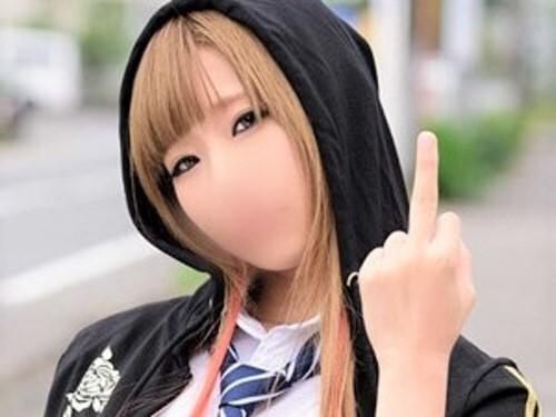 【素人ハメ撮り】ヤバい薬？飲みたいー!!　ツンデレ制服ロリJKに媚薬飲ませてマッサージ!体が火照ったミニスカ娘が羞恥悶絶