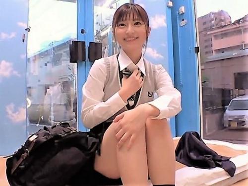 【素人ナンパ】マネージャーしてます//　犬が大好きなミニスカ制服JK!激カワ美少女がマジックミラー号で男根に跨がり賞金稼ぎ
