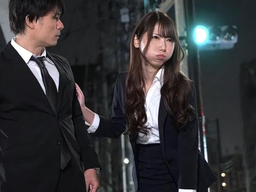 【逆NTR】「部長の家遠いんでしょ!?じゃぁ家に上がって？」ノーブラ部屋着ノーパンになった無防備なスレンダー部下に痴女られる