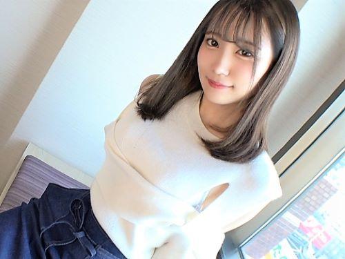 【ハメ撮り】清楚系スレンダーなリアル女子大生とホテルで騎乗位SEX!AV応募してきたエッチ大好きお姉さんとベロチュー