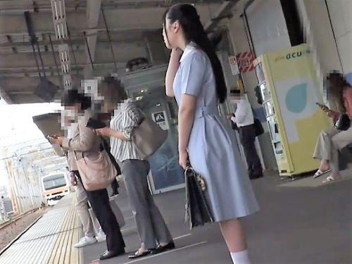 【レイプ】真面目そうな爽やかワンピ美少女に忍び寄る魔の手…満員電車で痴漢され耐え忍ぶJKだったが制服脱がされ羞恥プレイ