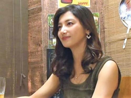 【人妻ナンパ】イイケツしてるーww!クール系なおばさん熟女お持ち帰り!獲物狙うドS美人が美脚で足コキ更にフェラ手コキ不倫