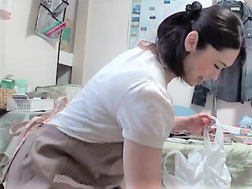 【おばさんレンタル】ラーメン作ってくれた五十路熟女に恋の相談したら…成り行きで中出し不倫してしまった清楚系人妻が潮吹き