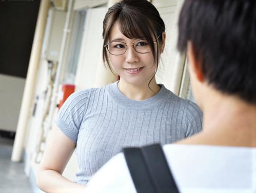 【人妻】明日…楽しみにしてる♥メガネを外した隣人の奥様と甘いひと時!汗だくの巨乳おっぱい美人に欲情した童貞オトコが…