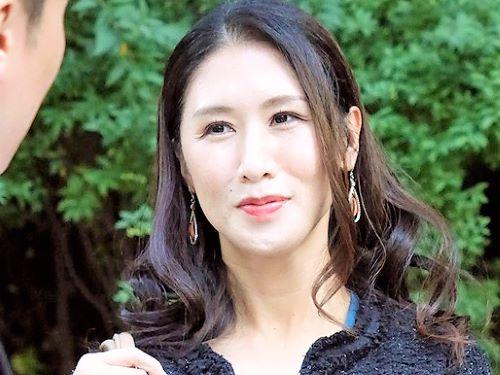 【熟女ナンパ】激しいのが好きな四十路おばさんとホテルでベロチュー…巨尻BODYの巨乳おっぱい人妻が電マで濃厚羞恥オナニー