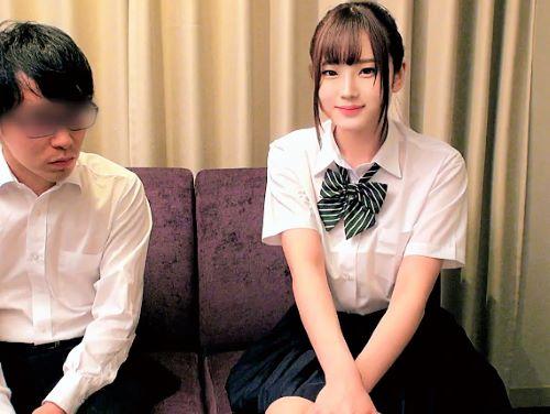 【素人ナンパ】制服ロリ美少女が陰キャ男と精子採取する企画に参加…体が柔らかい軟体JKが友達ちんこをフェラ手コキし羞恥悶絶