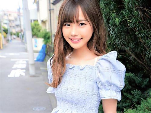 【素人】え…待って…めっちゃ出てくるwwミニスカ美少女が手コキ＆乳首舐めしたらM男が昇天イキ精子ぶっかけられた貧乳ロリ娘