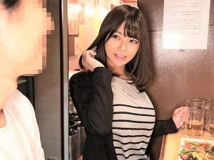 【人妻ナンパ】カウンターで飲んでた爆乳おっぱい美人を連れ出し家へ…夫と喧嘩中の清楚系美女がナンパ男とベロチュー＆騎乗位