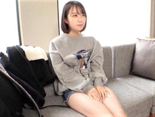【素人ナンパ】怪しい男に引っかかったロリ系ショーパン美女の生足タッチ…恥ずかしいと言いつつ巨乳おっぱい見せてくれた美人