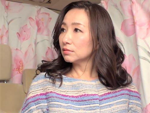 【人妻ナンパ】え…脱ぐ…ここで…？戸惑っていた巨乳おっぱい熟女がホテルで巨尻デカ尻を揉まれ熱烈キス堕ちし中出し不倫SEX