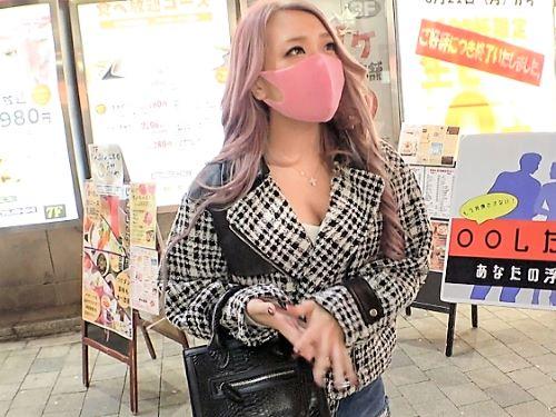 【素人ナンパ】女子力高い巨尻お姉さんがホテルで〇〇ぶっちゃけ…都内で見つけたむちむちショーパン生足ギャルはTバックだった