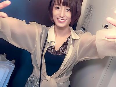【美少女×ハメ撮り】ミニマム系ショートカット女子と宅飲み！ほろ酔いでエッチな気分に！台本ヤラセなしのSEX！www