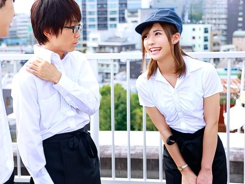 【NTR】ゆっくり‥お酒飲みたい気分だなぁ♡お家に行ってイイ!?彼氏とは倦怠期なロリ美少女が宅飲みでフェラ手コキし浮気Hした