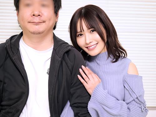 【人妻NTR】本気で言ってる!?ホントにソレでいいの?バスローブを脱いだ男性モデルと共にメモリアルヌード撮影していく奥様