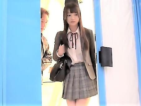 【素人ナンパ】ロリ美少女でスレンダーなミニスカ制服JKがMM号でディルド挿入しただけでなく本物デカラマとSEXし中出しされた