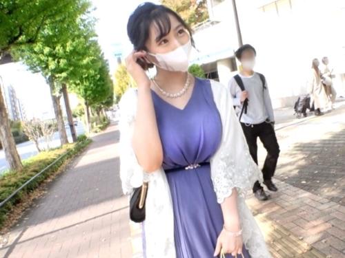 【素人ナンパ】ナンパ男とプリクラ撮りホテルINする清楚系お姉さん‥綺麗な爆乳おっぱい美人が手マンでパイパンまんこ濡れまくり