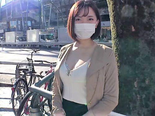 【素人】SEXのテクニックを磨く為AV出演するという巨乳おっぱいミニスカお姉さんがマスクを外し美人で可愛い素顔を晒す