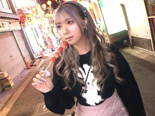 【素人ナンパ】用事を済ませ帰るだけという学生ギャルとホテルINしFカップ爆乳おっぱいを拝みTバックずらしハメ着衣SEXした
