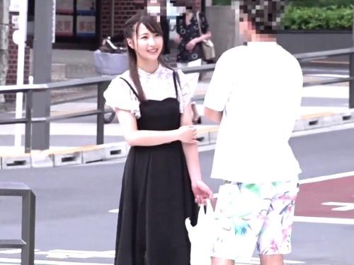 【人妻ナンパ】夕飯の買い物していた美人な若妻ママは極太ディルドで何回もアクメ堕ちし潮吹きお漏らしするスケベ奥さんだった