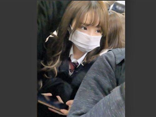 【閲覧注意】貧乳つるぺたロリ美少女を尾行し電車内で痴漢しただけに留まらず制服JKのパンチラ盗撮するヤバいやつツキマトイ男