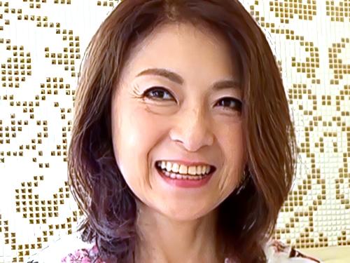 【五十路】見てて!!おちんちん入るの見える♡旦那とは理由あり別居中の美熟女おばさんが挑発的コスチューム姿で騎乗位SEX