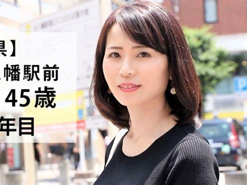 【四十路】夫婦性活がなく離婚も視野に入れていると話す子無し美熟女おばさんが乳首責めクンニされM気全開の喘ぎ声だす