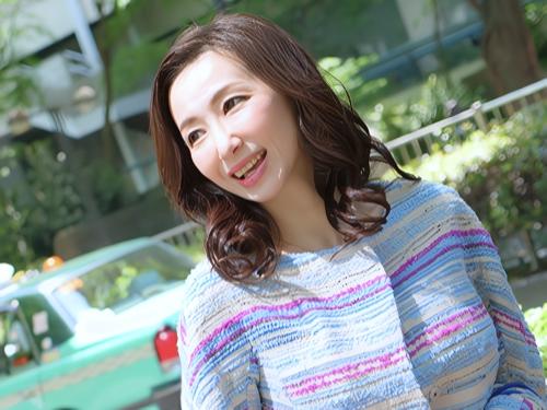 【人妻ナンパ】バイブ電マで濡れまくった四十路まんこに中出しされた美熟女おばさん ホテル行き合意し手マンされ潮吹きお漏らし