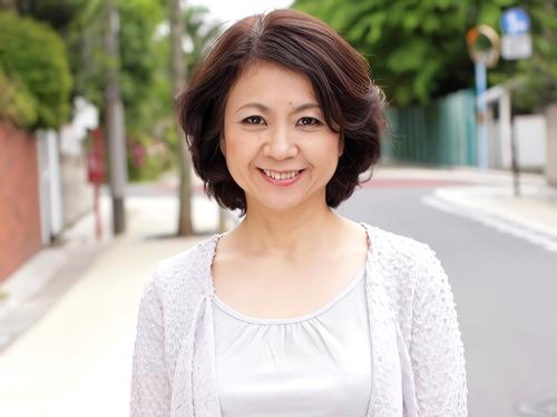 【不倫】抜け出すのに時間かかちゃってww年下男のパンツ脱がし夢中でフェラする美熟女おばさんが夫の居ない隙に中出しSEX