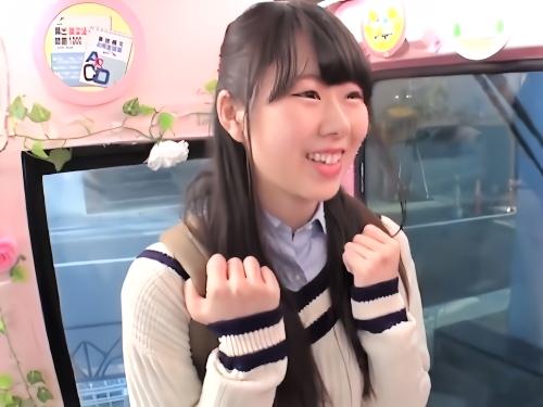 【素人ナンパ】受験に向け頑張っている清楚系スレンダー美少女を駐車場に止めたマジックミラー便に連れ込み羞恥な顔面騎乗クンニしてみた