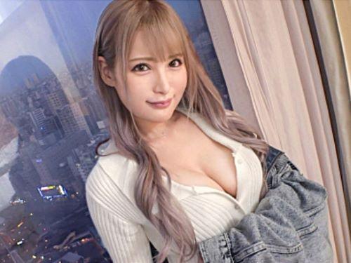 【素人ナンパ】ちんぽ大好き巨乳ギャルがお漏らししたマンコにイチモツねじ込まれTバックずらしハメ立ちバックでドスケベ丸出し