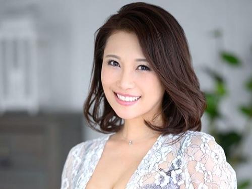 【美熟女】本能のまま生きたい超ハイスペック人妻デカ尻おばさんが緊張よりも期待に胸を高鳴らせ初撮り初不倫SEXに溺れる