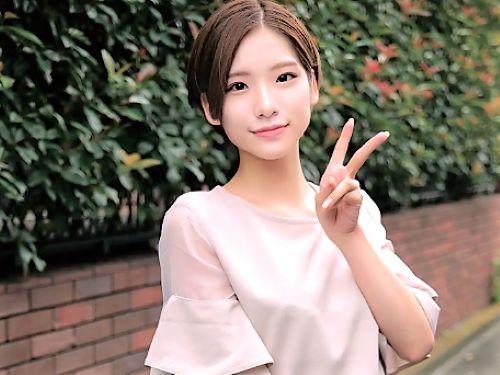【素人ナンパ】キュンキュンしたい//屋上でのお姫様抱っこで乙女になるスレンダー美人が首に手を回しベロチュー野外キス