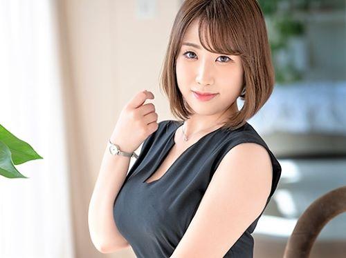【AVデビュー】騎乗位や正常位が好きだと言う肉付きがいい美熟女おばさんがニットワンピ着衣でTバックずらしハメ挿入される