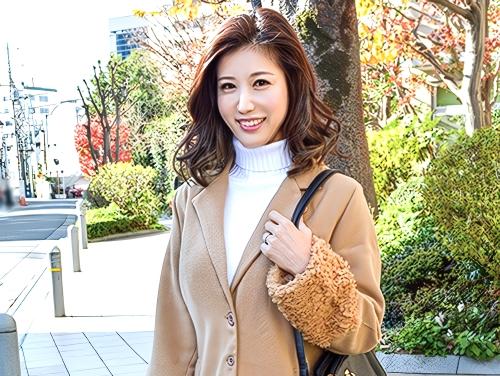 【個人・流出】女医のバリキャリ美熟女が低学歴チンポに完全敗北。ベッドの上で屈辱のイラマチオさせられバックで突かれる屈辱