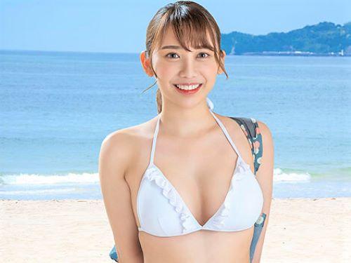 【素人ナンパ】顔バレNGなお友達と一緒に居たスレンダー美巨乳お姉さんがMM号に乗り童貞オトコと騎乗位SEXする展開に‥