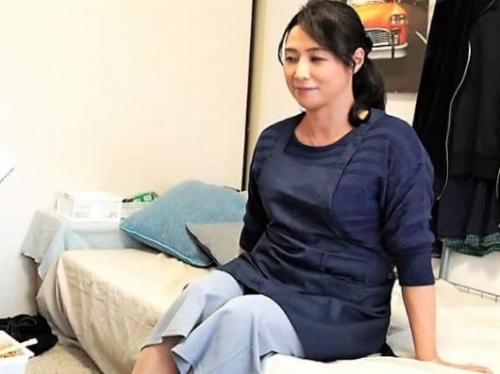 【おばさんレンタル】下着だけになった美熟女に興奮した若棒と乳首責めされ喘ぎ声だす清楚系肉食人妻がひとつ屋根の下でSEX